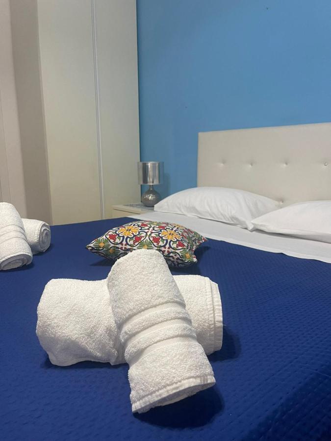 Iris Room Palermo Esterno foto